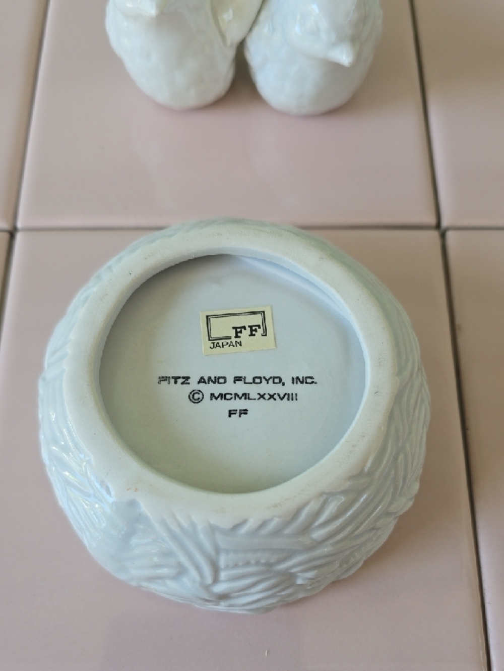 Fitz and Floyd White Ceramic Double Birds in Nest Salt & Pepper Shakers - Picture 5 of 7
